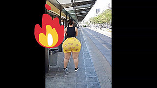 Big ass waiting for the bus in Argentina