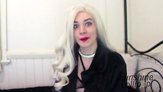 Blonde bitch in gorgeous stockings masturbates