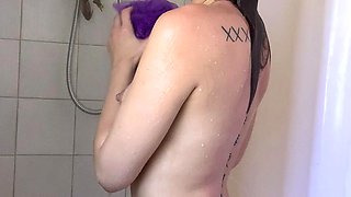 Cute amateur brunette naughty in solo jerking show on camera