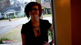 Alternative Hottie Marci Gets Her Clit Vibed To Orgasm!
