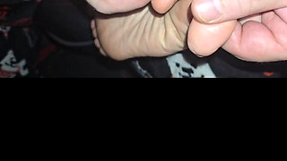 Massaging Melove's Sexy Wrinkled Soles