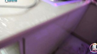 Amateur preggo hoe toys her pussy close up in fetish solo