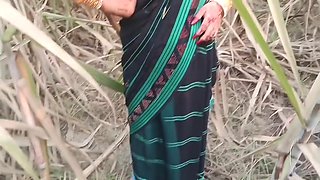 Village Outdoor - Indian Desi New Public Porn With Pissing