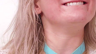 Stunning Thea Summers Can't Get Enough Hardcore Oral Sex!