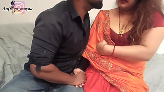 Step mam ko ungli krte dekh liya fir unhone apne bula kar full maze diye