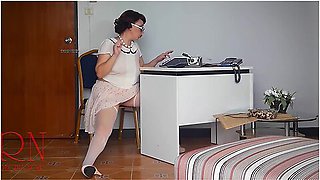 I Am Your Sexretary. Do You Wanna Be My Boss?