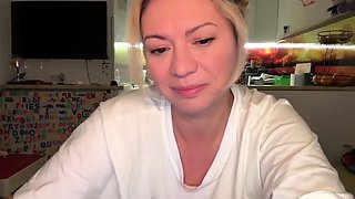 Blonde teen Sierras first erotic masturbation video