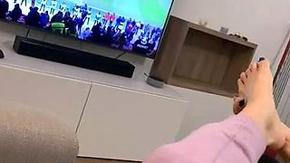 Amateur Foot Fetish Girlfriend Sucks and gives a Footjob