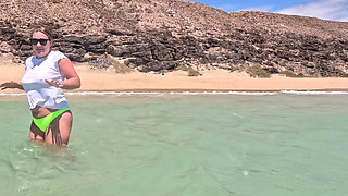 Wet White T-shirt Swimming Underwater