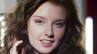 Erotic dancer masturbates her pussy with toy