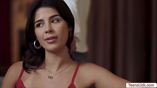 Back massage turns into a pussy licking session