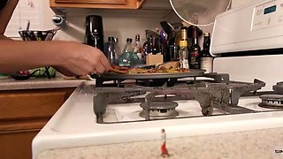 Sinn Sage - Office Pizza Party Giantess