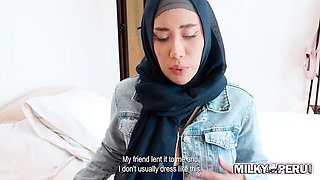 Hypnotic side chick at chibolas peruanas video