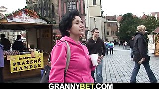 Perfect fiancée - brunette granny action - Granny Bet