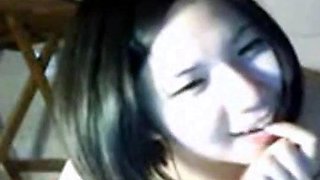 Thai Girl Masturbates on Webcam