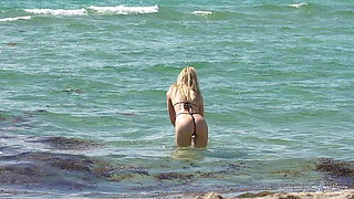 Cute Beach Girl Flirts with Stranger and End's Up getting Fucked Hard