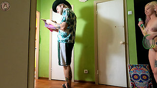 Funny Public Nudity & Desperate Hide and Seek Comedy! Locked Door to Hotel Room Mr Bean Style Hotel Chaos