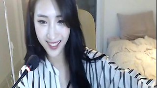 Asian hot camgirl shows her tits: Teen, Amateur  Babe Porn