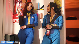 Sage Hunter Makes Audrey Reid Cum in a Fallout Bunker - Fallout Porn Cosplay Parody