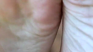Humping Fool for Feet