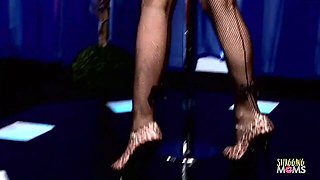 Princess's facial xxx by Shagging Moms