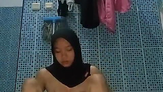 HIjab Muslim 18 Years Old Manstrubation