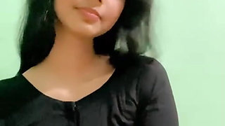 Desi Girl in Desi Dress Showing Her Tits