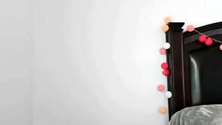 Big-Titted Italian Amateur Squirts On Cam