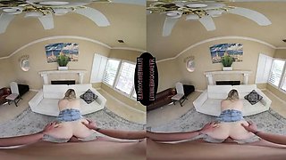 Sexy blonde has amazing curves