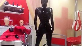 Kylies Latex Webcam Show: BDSM Fun im Studio