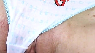 Virgin Teen Pussy Gets Penetrated!