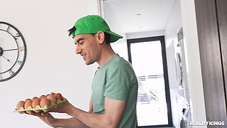 Lil Humpers: Egg Prank On Curvy Busty Blonde Stepmom Turns Sexy with Jordi and Blondie Fesser