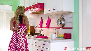 Horny housewife Kayla Kayden xxx movie