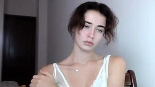 Cute amateur webcam teen girl toying pussy on webcam